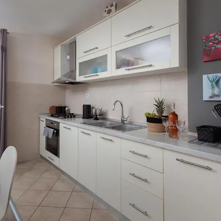 Sea View Ela Apartment Podgora