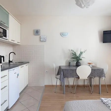 Sea View Ela Apartment